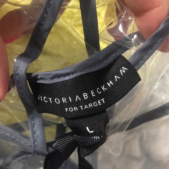Victoria Beckham child’s raincoat ☔️ - Picture 5 of 5
